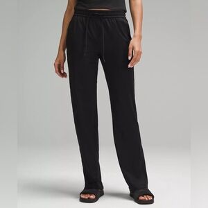 Lululemon straight-leg mid rise pant Luxtreme Regular length